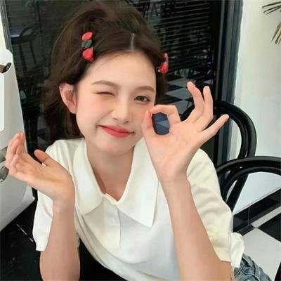 追梦的黎族女娃娃
